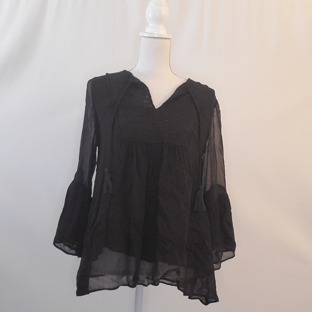 B Boutique black flowy bohemian blouse L